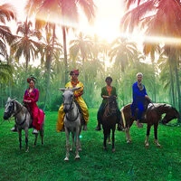 Sofi Tukker, Bomba Estéreo - Playa Grande